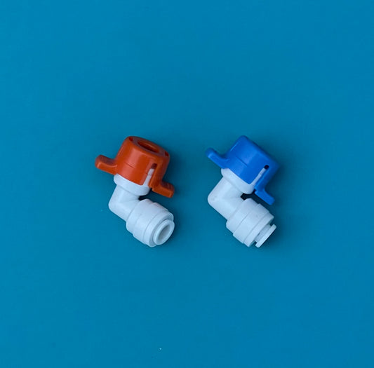 One Color coded pair of No Tool 90˚ elbow push fittings